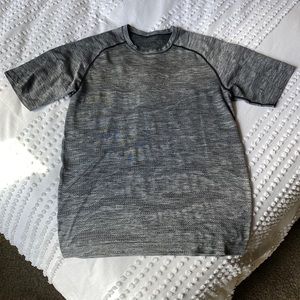 Lululemon Metal Vent Tech SS - Size: M